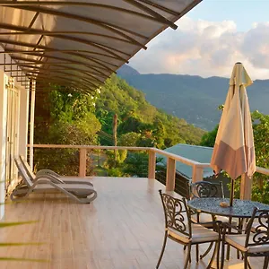 Sunset Bay Glacis (Mahe)